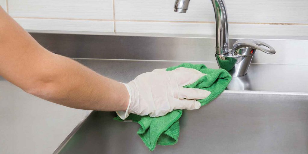 چگونه سینک ظرفشویی را تمیز کنیم؟
